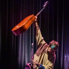 Pedro Altério Voz e Violão no Bona