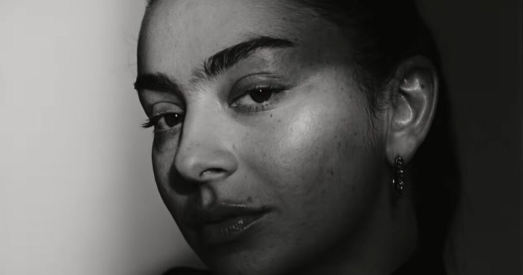 Charli xcx Music Fashion Film capa álbum 2026